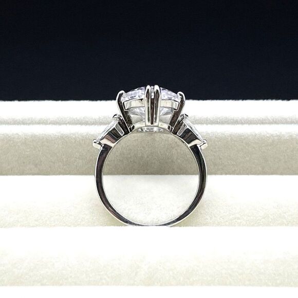 .925 Sterling Silver with Large Oval White Diamond Cubic Zirconia Ring Size 6 - Picture 6 of 10